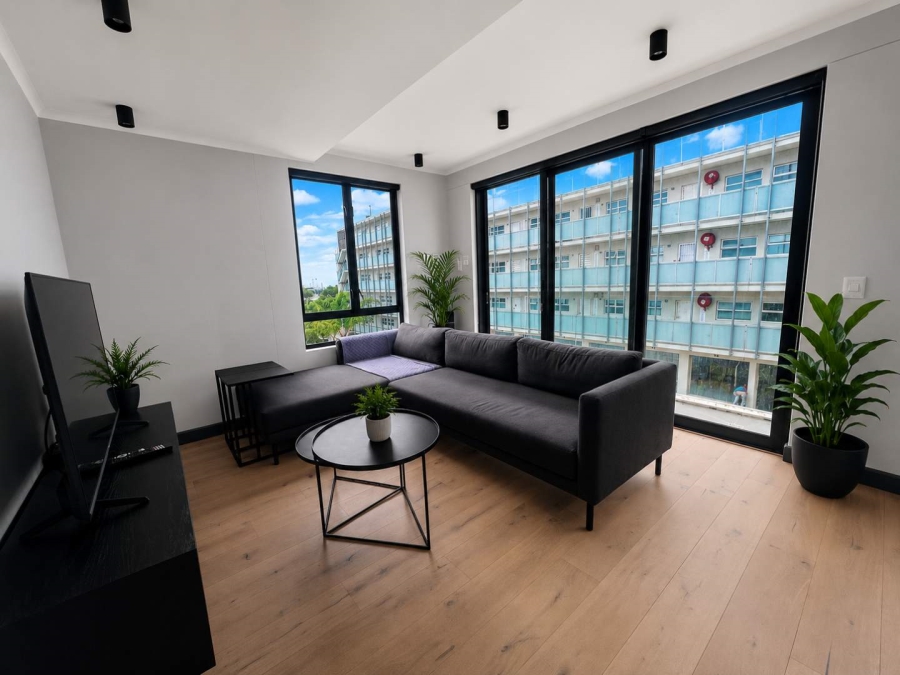 To Let 1 Bedroom Property for Rent in Green Point Western Cape